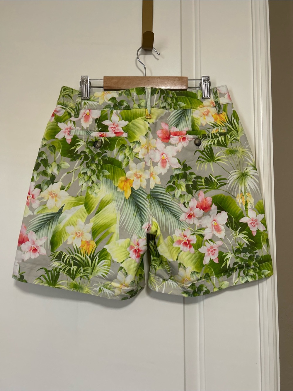 🌺🌼🌸Tommy Bahama Hawaiian  Tropical Floral Bermuda Shorts 🌸🌼🌺 - Picture 7 of 13